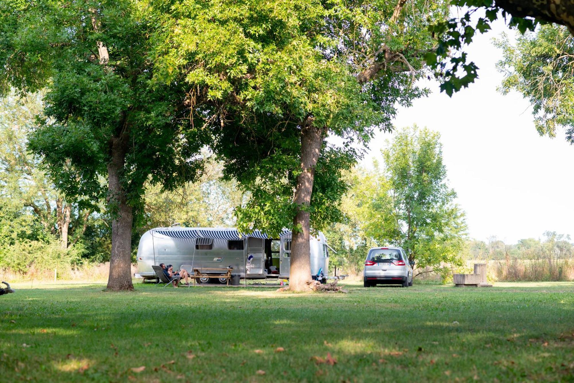 Camping De Thoissey *** Eksteriør bilde