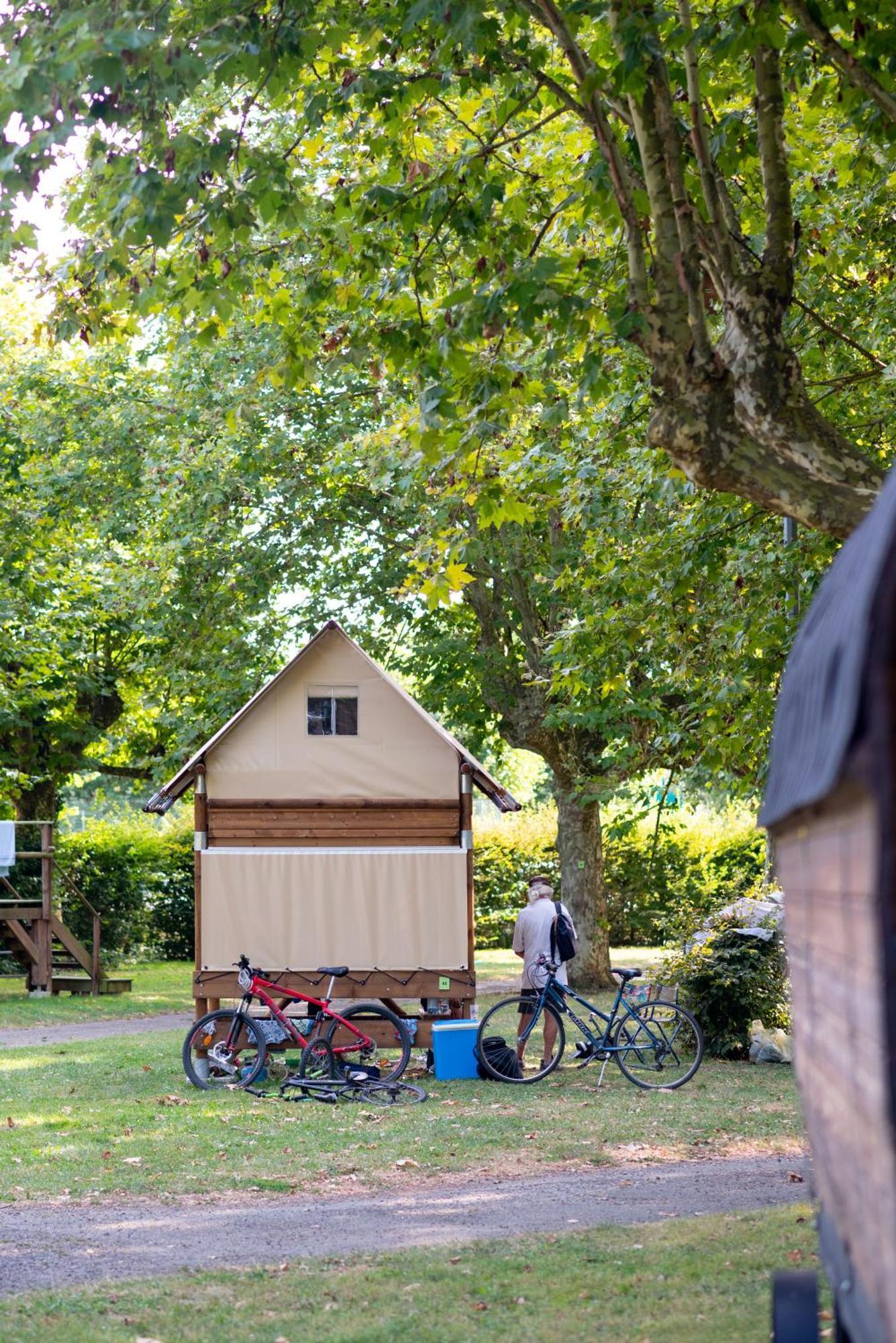 Camping De Thoissey *** Eksteriør bilde