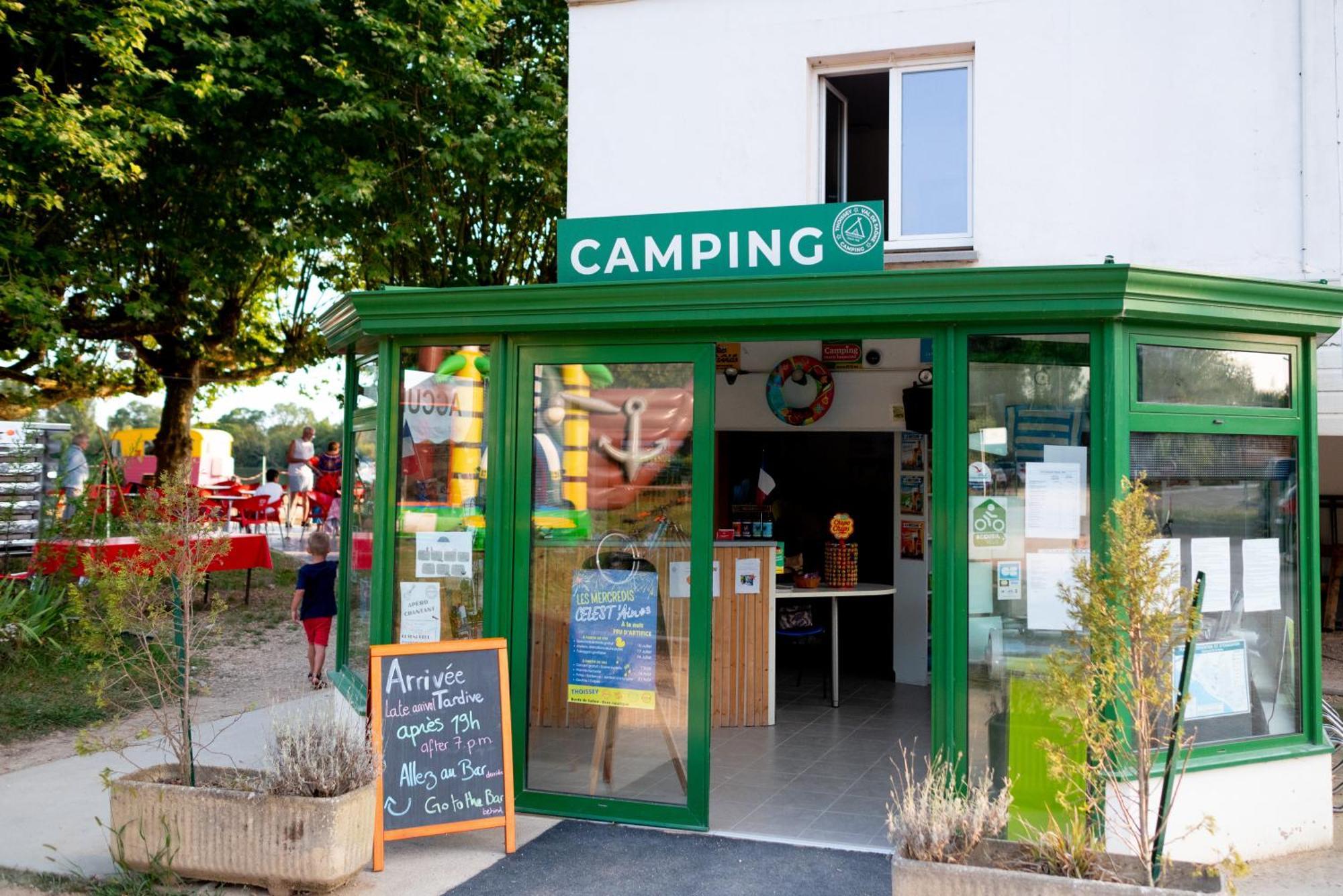 Camping De Thoissey *** Eksteriør bilde