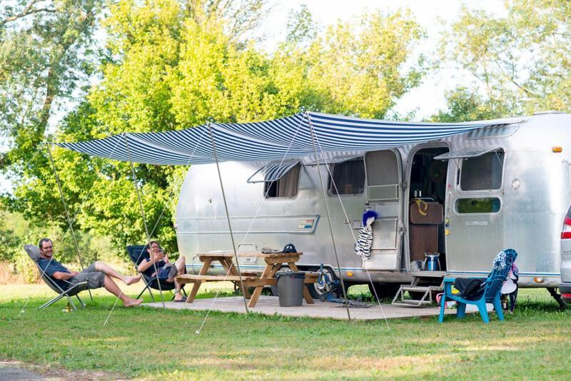 Camping De Thoissey *** Eksteriør bilde
